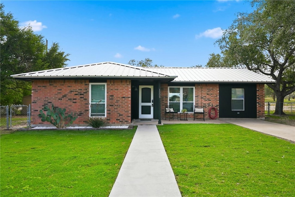 1209 Terry St, George West, TX 78022 - photo 1