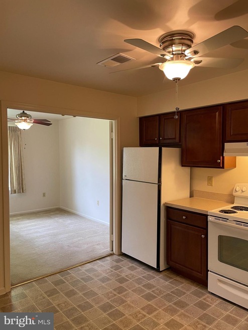 1006 Brinker Dr unit 102, Hagerstown, MD 21740 - photo 1