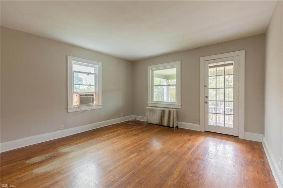 819 W 51st St unit 4, Norfolk, VA 23508 - photo 1