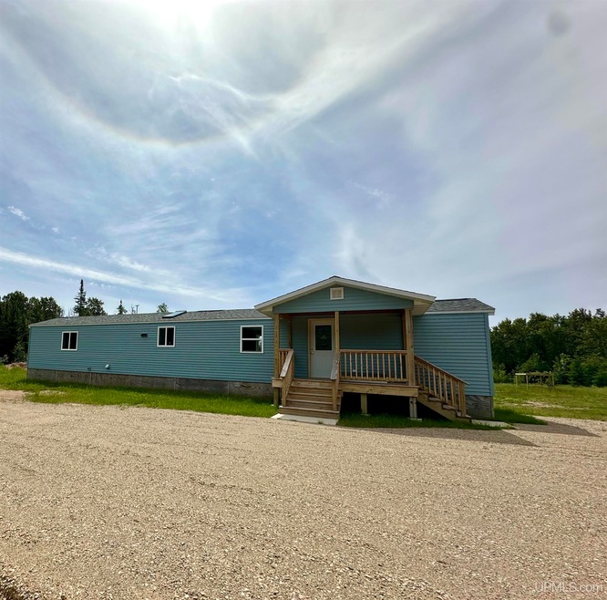 5551 27 5 Rd, Gladstone, MI 49837 - photo 1