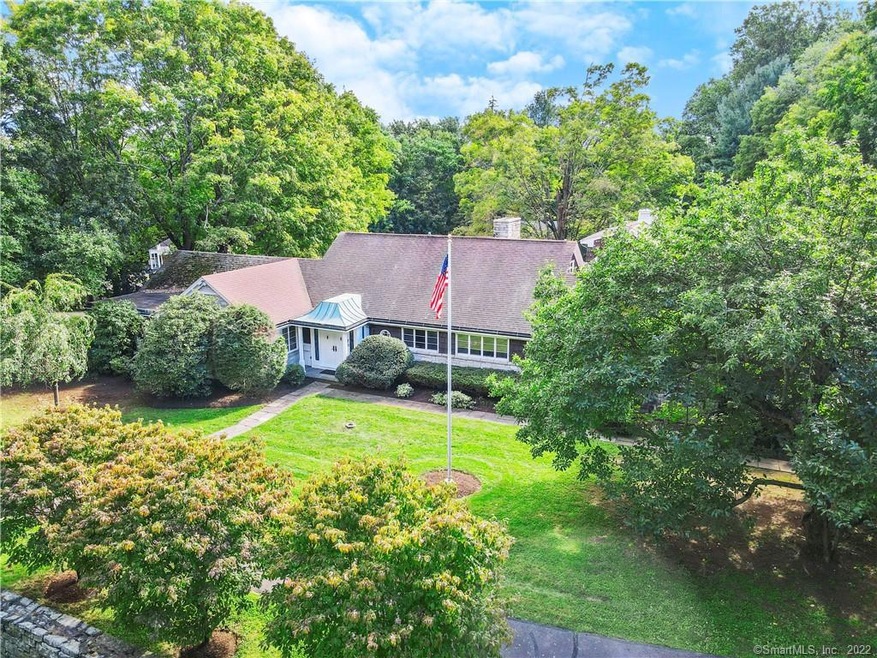 Welcome to 70 Williams Road in convenient 