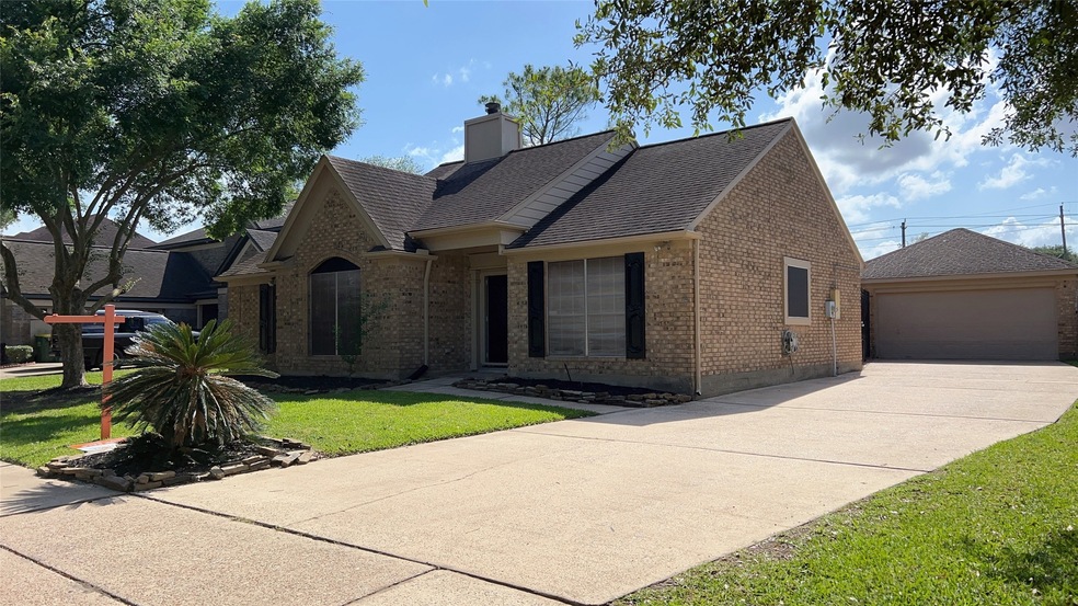 4006 Ivywood Dr, Pearland, TX 77584 - photo 1