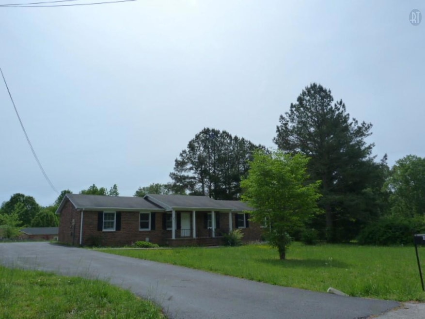 129 Tanglewood Dr, Manchester, TN 37355 - photo 1