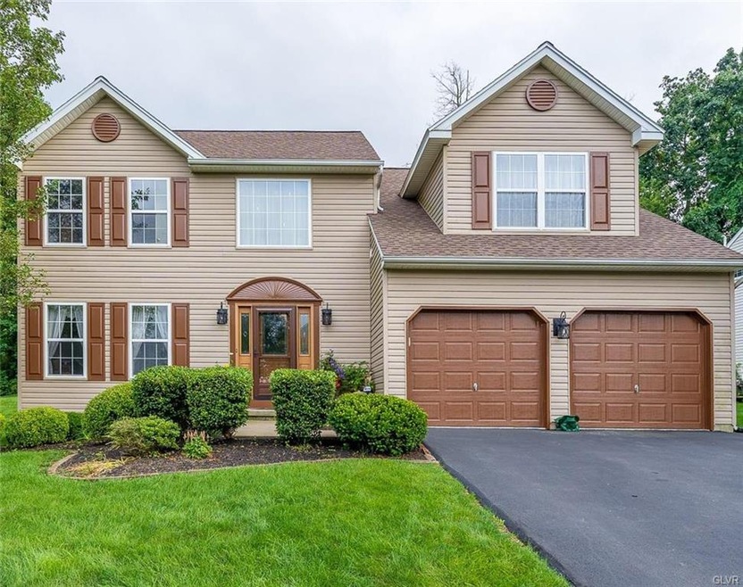 6992 Hearth Ln, Macungie, PA 18062 - photo 1