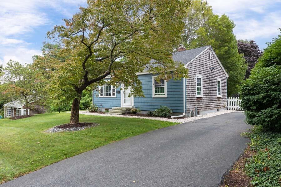 28 Hall St, Plymouth, MA 02360 - photo 1