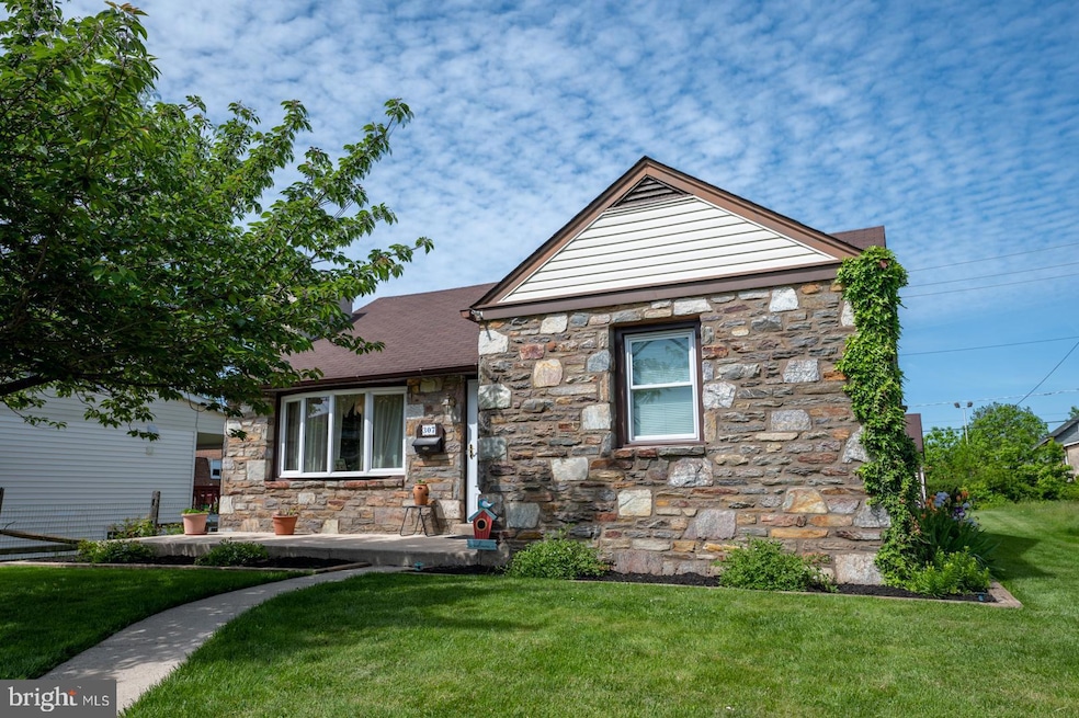 307 W 8th St, Lansdale, PA 19446 - photo 1