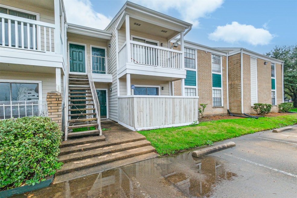 Your second story unit at Briar Point Condos!
