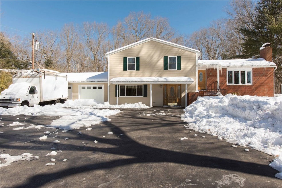 1260 Pippin Orchard Rd, Cranston, RI 02921 - photo 1