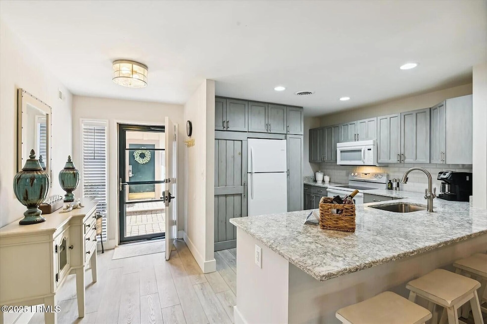 full kitchen