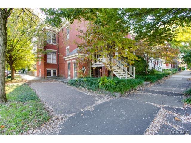 2721 E Broad St in Historic Church Hill