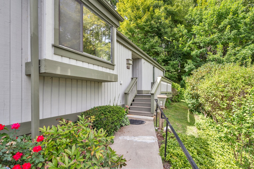 127 Heritage Village unit B, Southbury, CT 06488 - photo 1