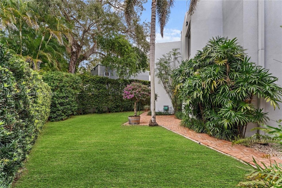 2475 S Bayshore Dr, Miami, FL 33133 - photo 1