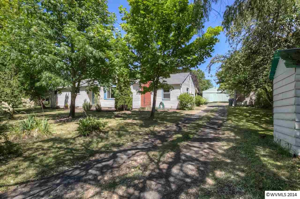 2,025 sq. ft. 4 BR plus craft/bonus room (or could