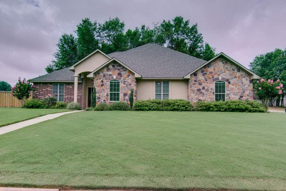 1049 Brown Dr, Wake Village, TX 75501 - photo 1