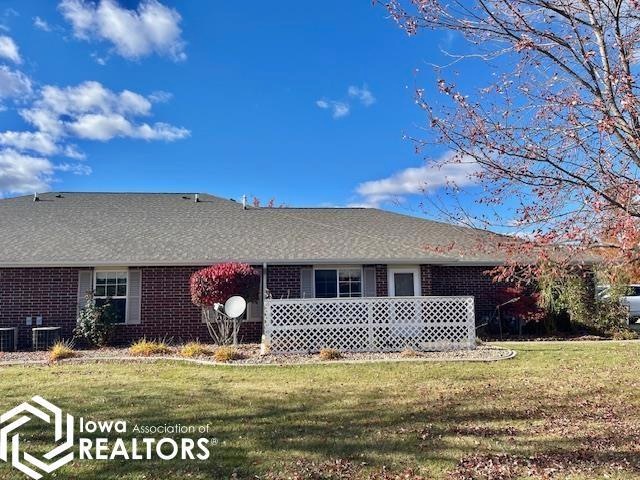 1806 E Maple Grove Ln, Mount Pleasant, IA 52641 - photo 1