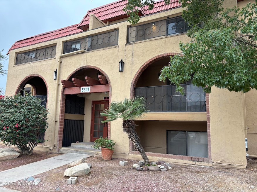 6301 N Barcelona Ct unit 1006, Tucson, AZ 85704 - photo 1