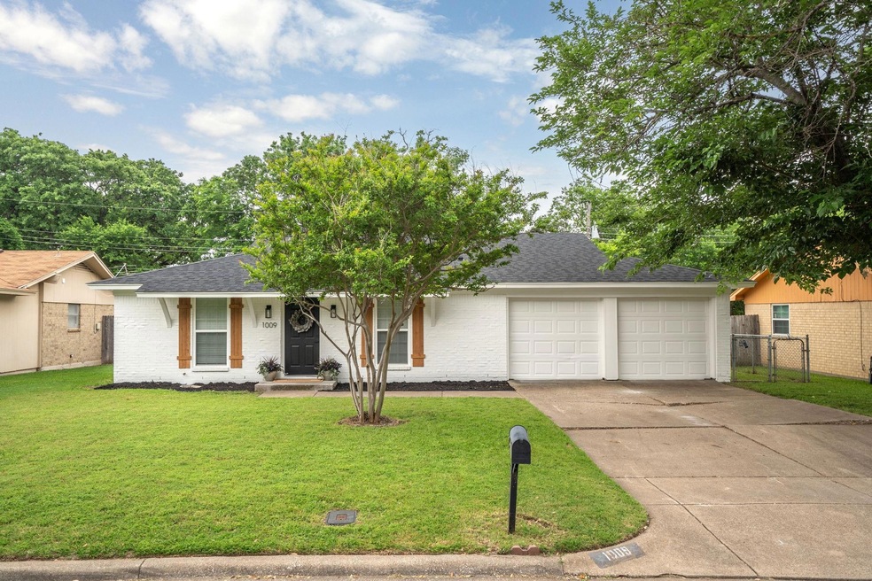 1009 Calcutta St, Hurst, TX 76053 - photo 1