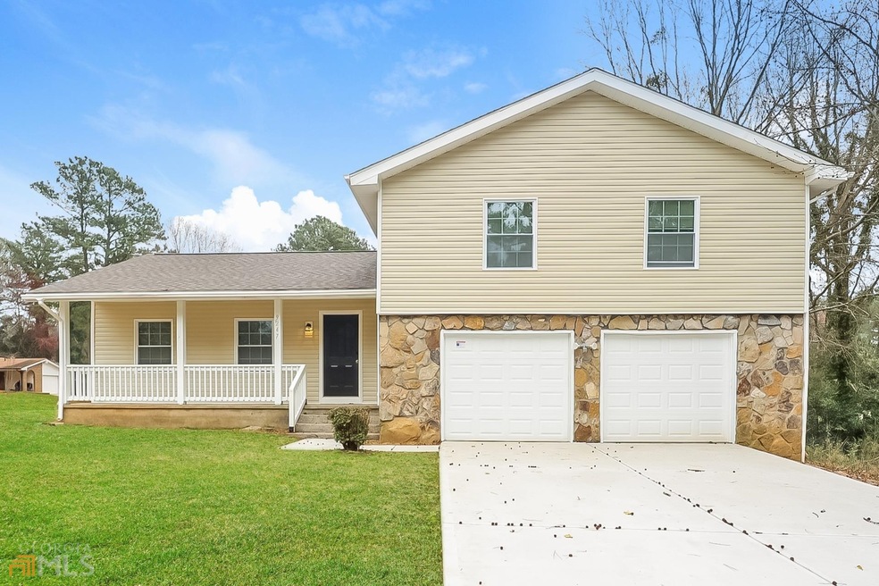 9247 Raven Dr, Jonesboro, GA 30238 - photo 1