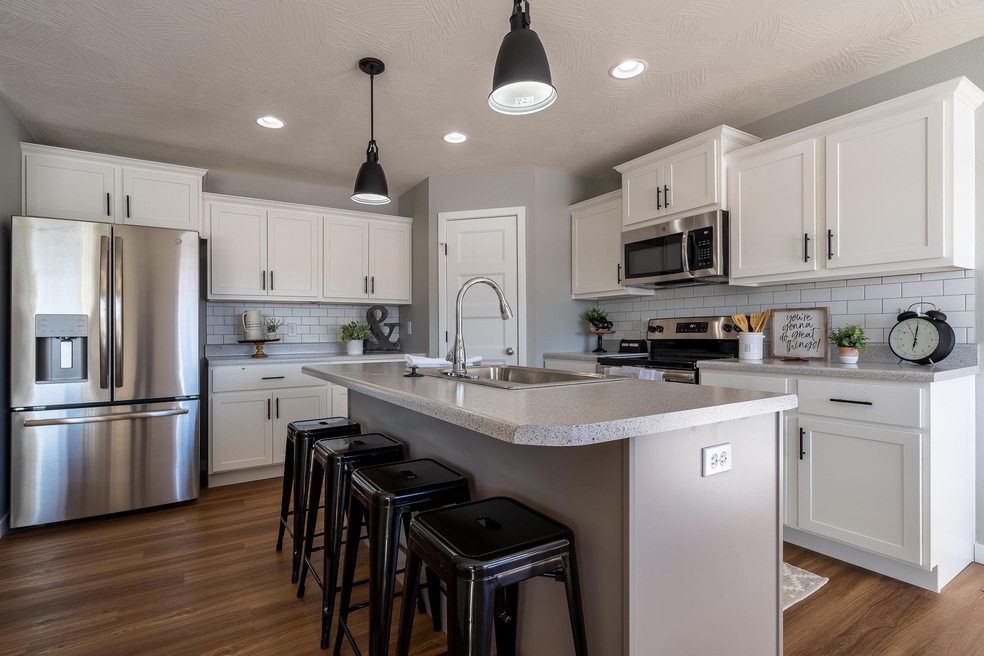 1084 E Lakota St, Nixa, MO 65714 - photo 1