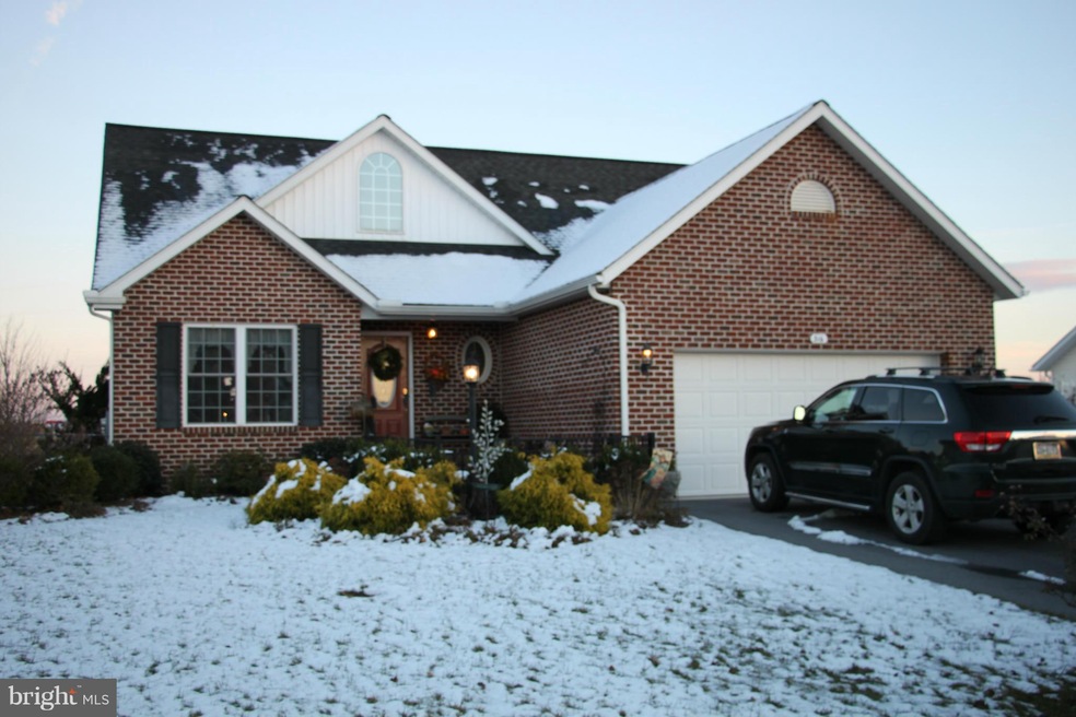 316 Martina Dr, Chambersburg, PA 17201 - photo 1