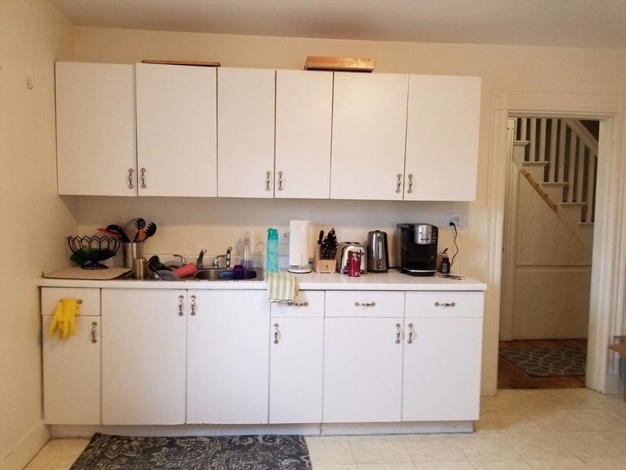 254-256 Elliot St unit 2, Newton, MA 02464 - photo 1