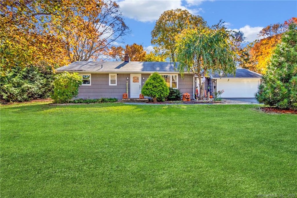 33 Lancaster St, Oakville, CT 06779 - photo 1