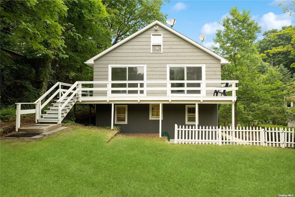 22 Putnam Ave, Glen Cove, NY 11542 - photo 1