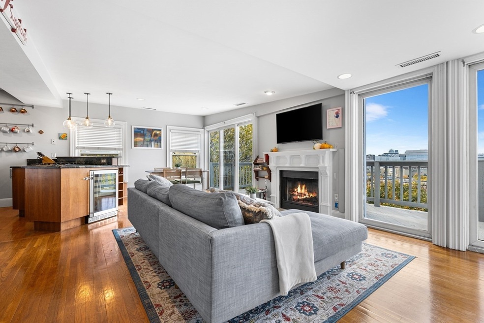 Pending $785,000 • Co-Listing Agent