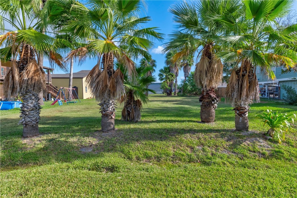 516 W Avenue C, Port Aransas, TX 78373 - photo 1