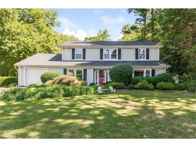 163 Woodridge Dr S, Stamford, CT 06902 - photo 1