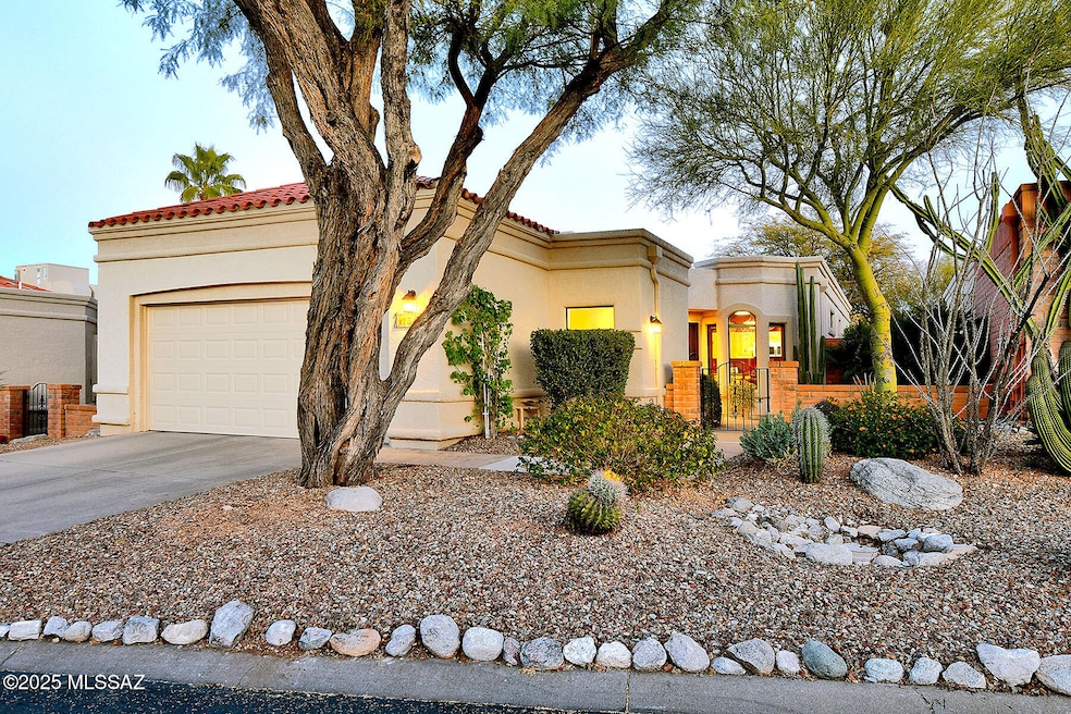 Welcome to 5474 N. Via Arancio