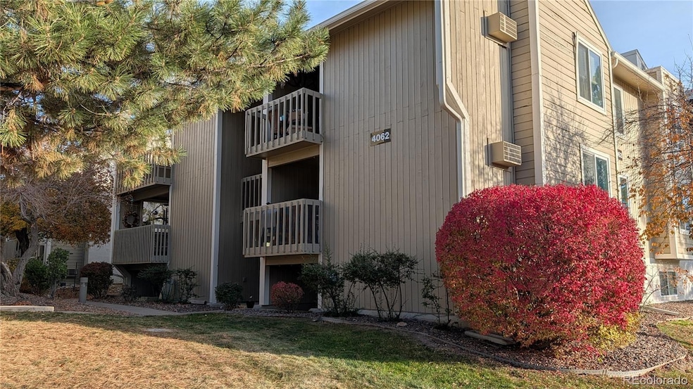 4062 S Atchison Way unit 101, Aurora, CO 80014 - photo 1
