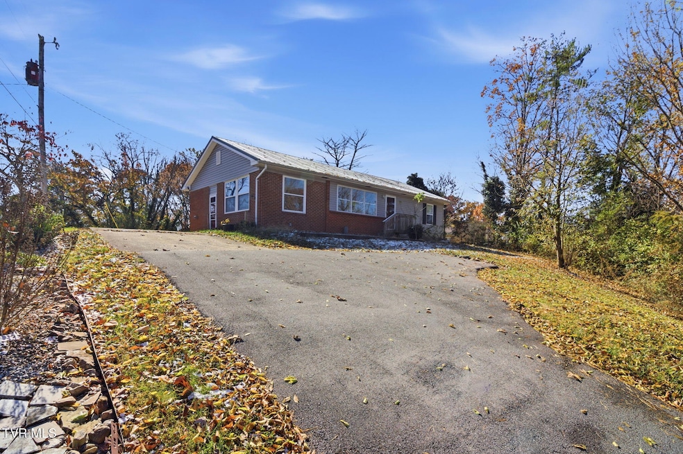 108 Cottonwood Dr, Greeneville, TN 37745 - photo 1