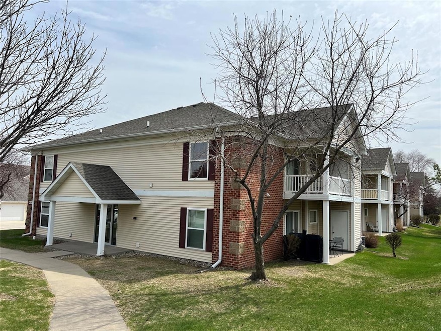 2128 NW 156th St unit 19, Clive, IA 50325 - photo 1