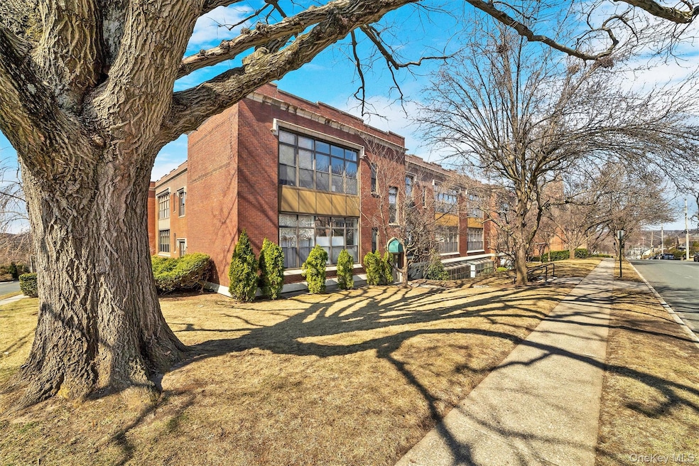 The Hill Condominiums unit A1-5, White Plains, NY 10606 - photo 1