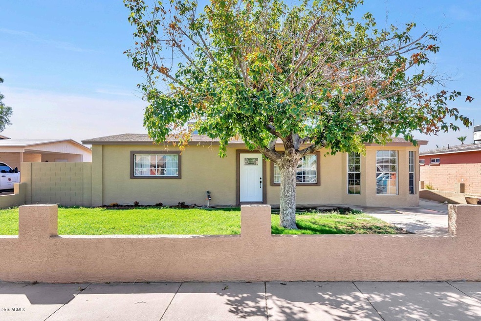 1717 W Pecan Rd-large-002-019-Front Exte