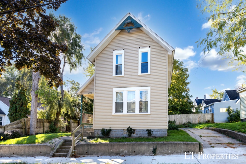 870 11th St NW, Grand Rapids, MI 49504 - photo 1