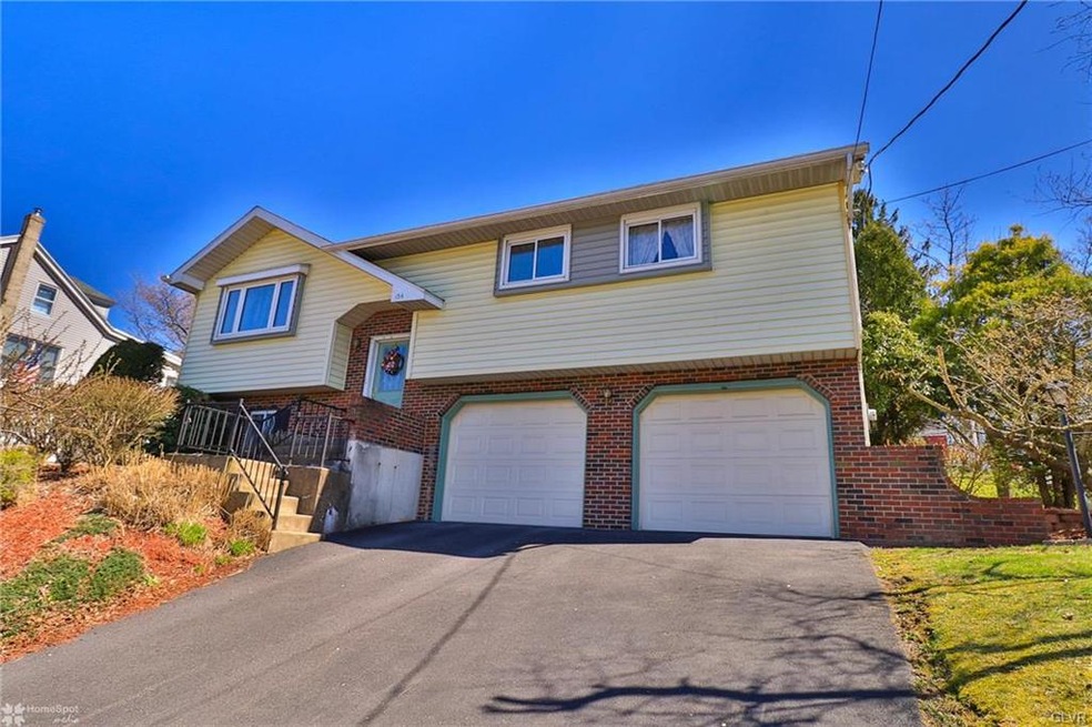 154 W Ruddle St, Coaldale, PA 18218 - photo 1