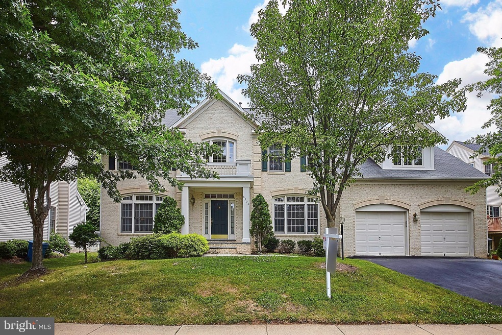 8302 Wolftrap Rd, Vienna, VA 22182 - photo 1