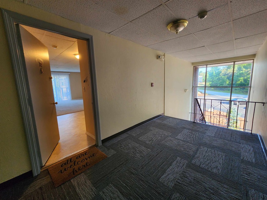 74E Constitution Dr unit 74, Londonderry, NH 03053 - photo 1