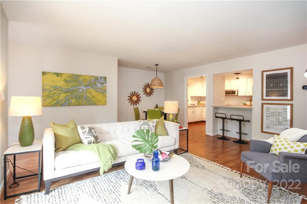 1052 Churchill Downs Ct unit B, Charlotte, NC 28211 - photo 1