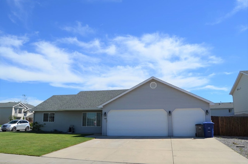 520 Beverly Ave, Medical Lake, WA 99022 - photo 1