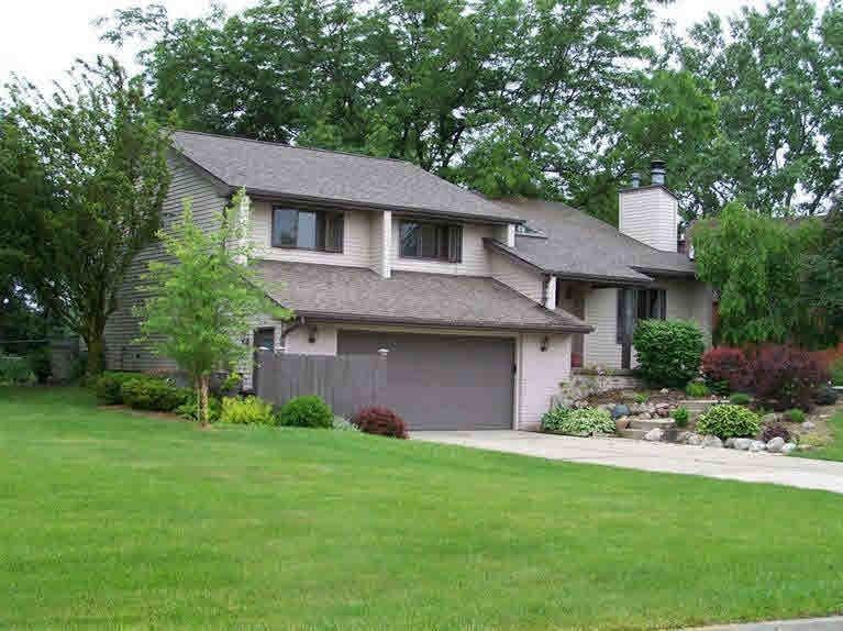 2488 Lost Creek Dr, Flushing, MI 48433 - photo 1