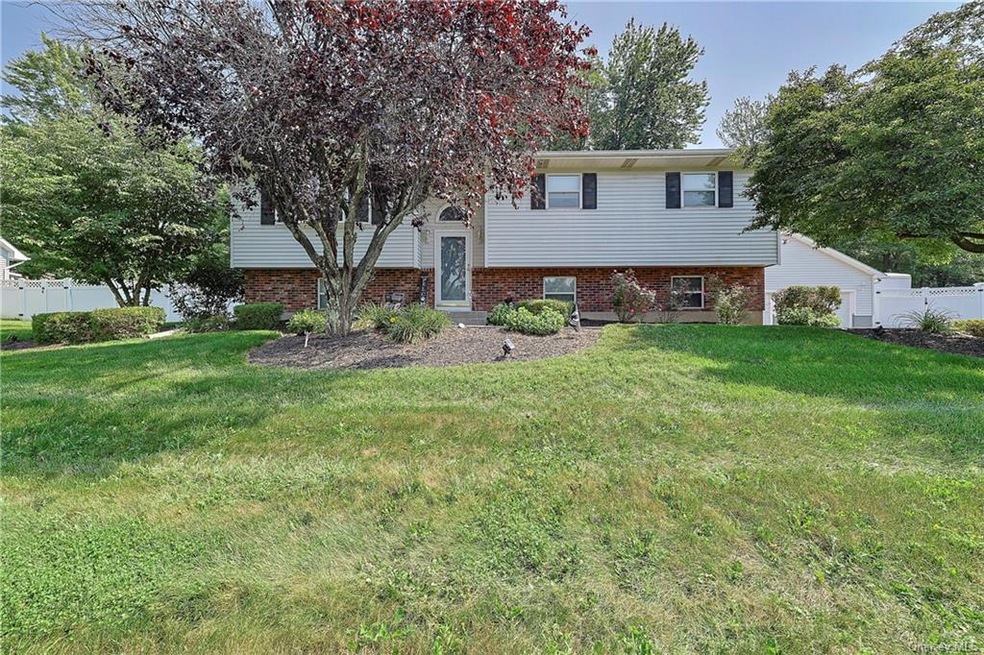 80 Maureen Dr, Middletown, NY 10940 - photo 1