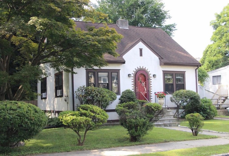 15 Hallmark Place, Stamford, CT 06906 - photo 1