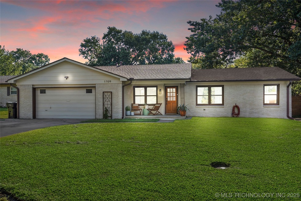 1709 S Date Ave, Broken Arrow, OK 74012 - photo 1