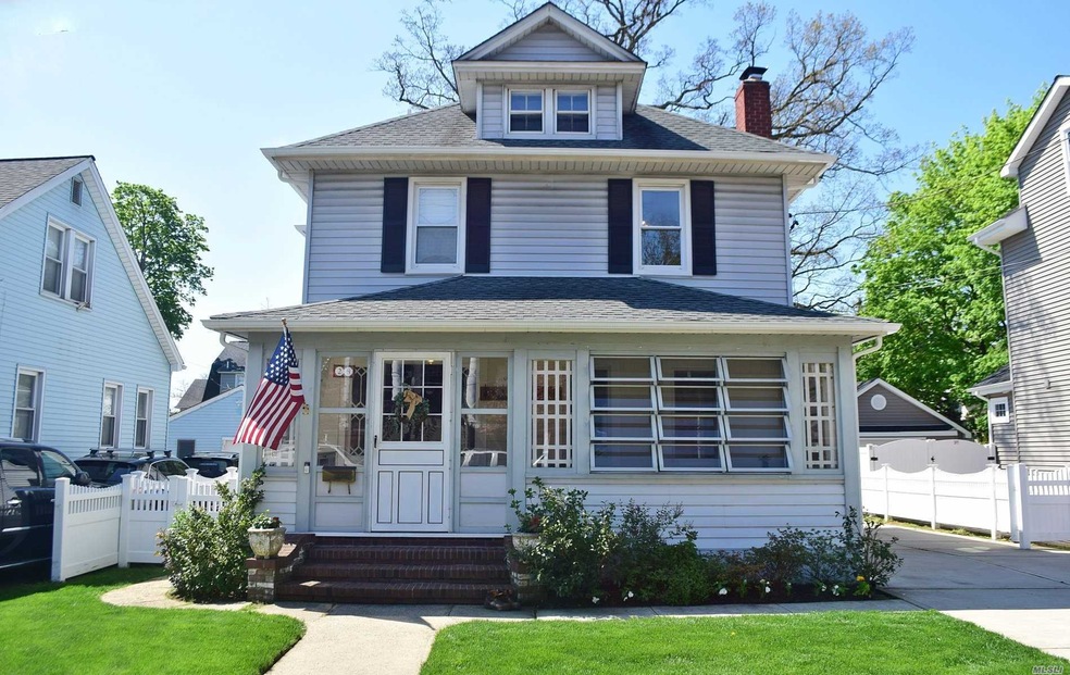 28 Davison Ave, Lynbrook, NY 11563 - photo 1