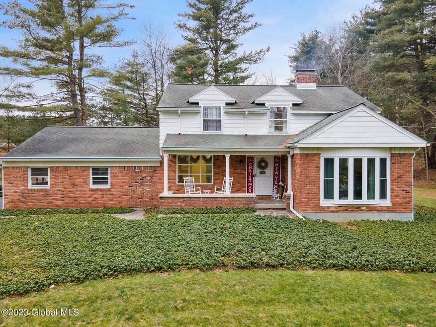 1-web-or-mls-705StDavidsLn_01