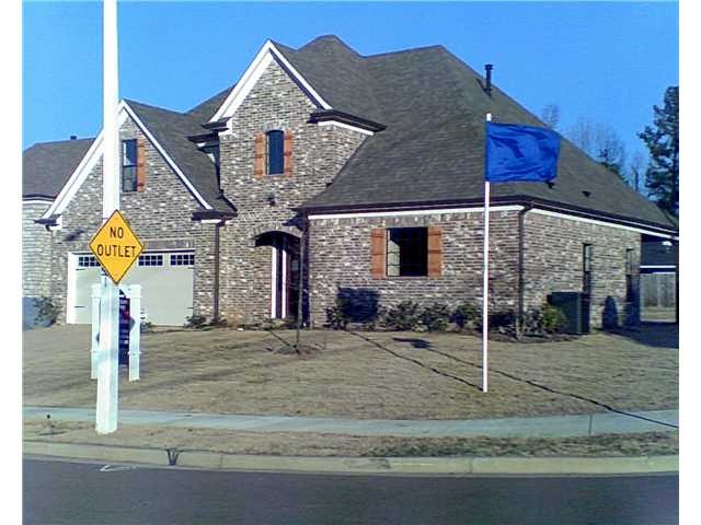 LARGE CORNER LOT