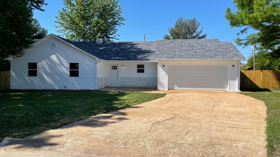 2110 W Ankrom Place Bolivar, MO 65613